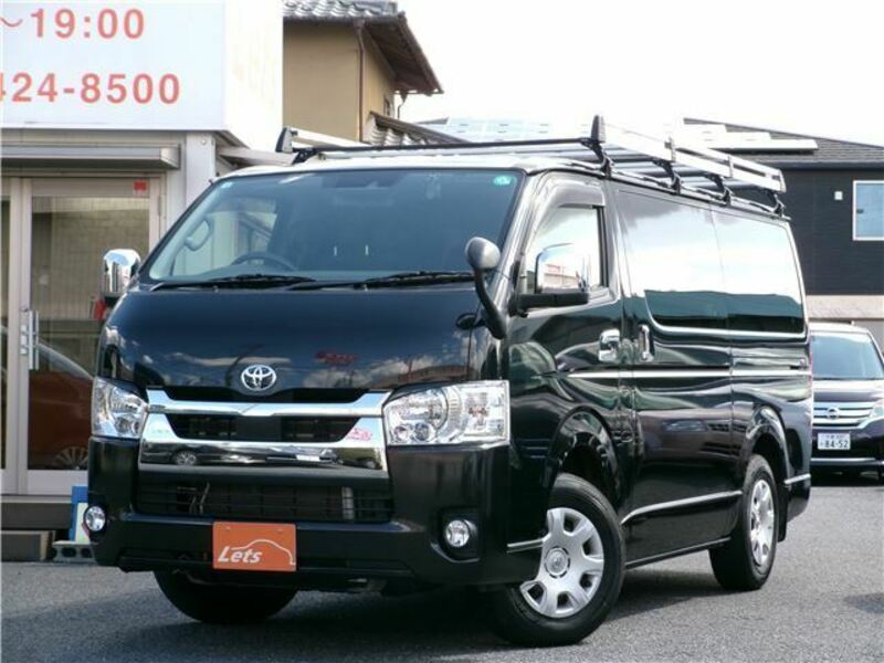 TOYOTA HIACE
