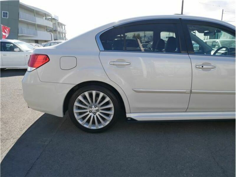 LEGACY B4