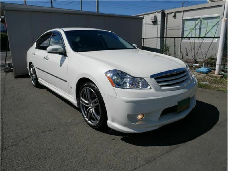 NISSAN FUGA
