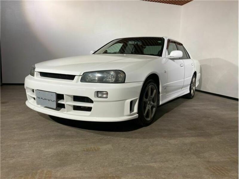 NISSAN SKYLINE