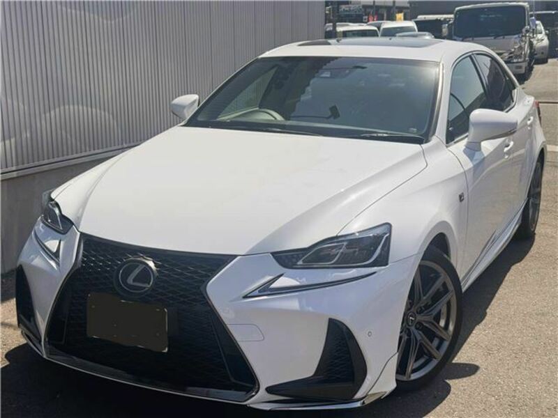 LEXUS IS