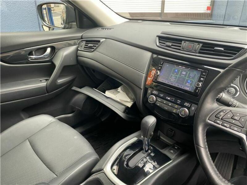 X-TRAIL