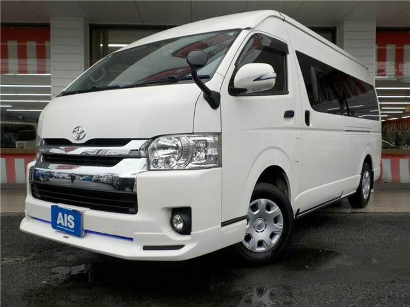TOYOTA HIACE