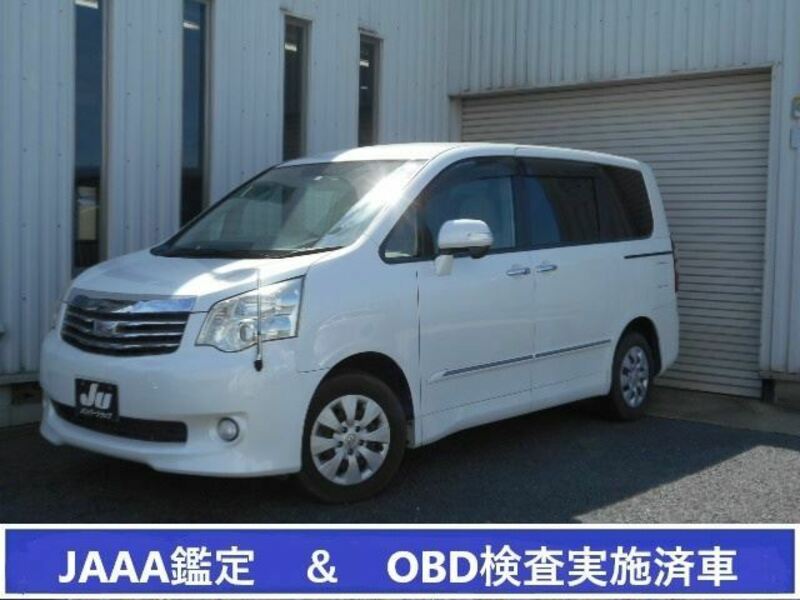 TOYOTA NOAH