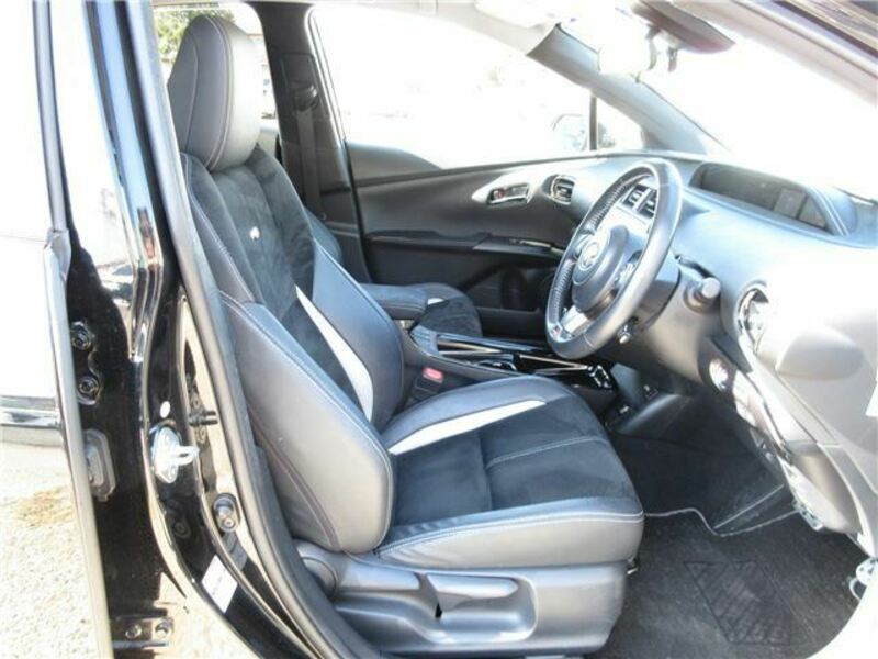 PRIUS PHV