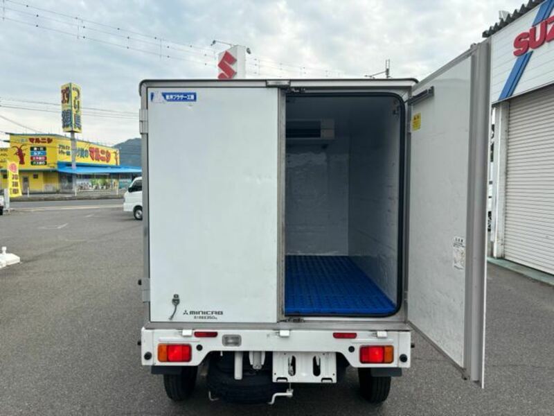 MINICAB TRUCK