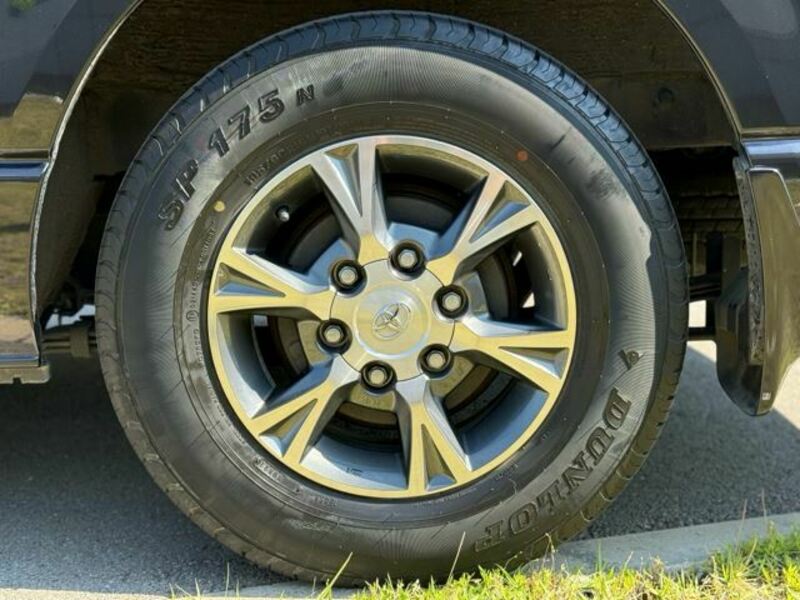 HIACE VAN