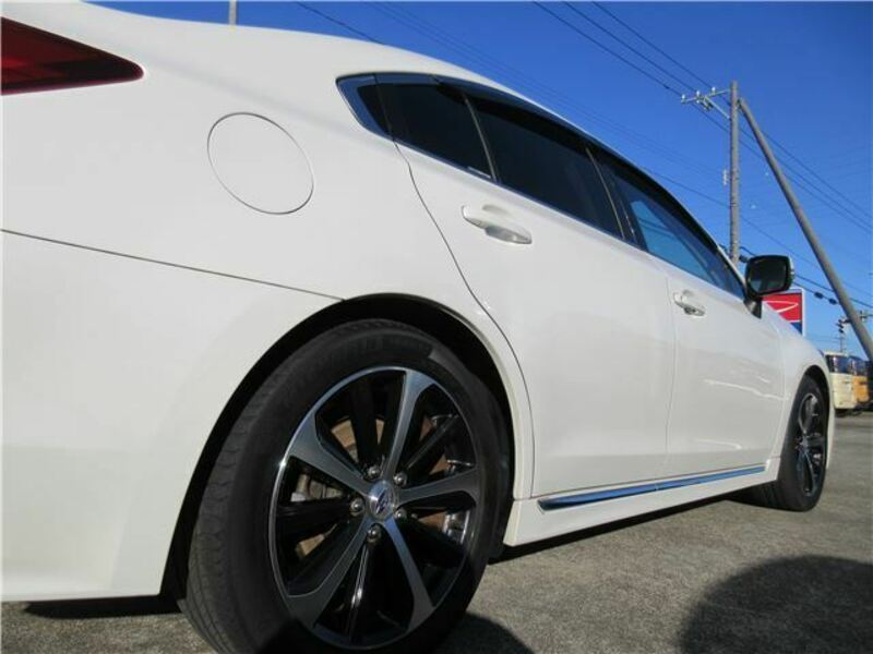 LEGACY B4