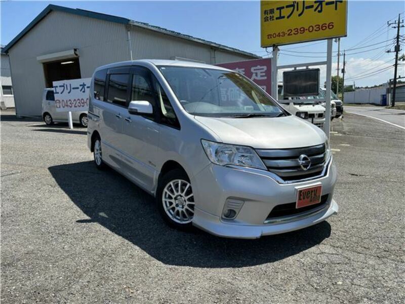 NISSAN SERENA