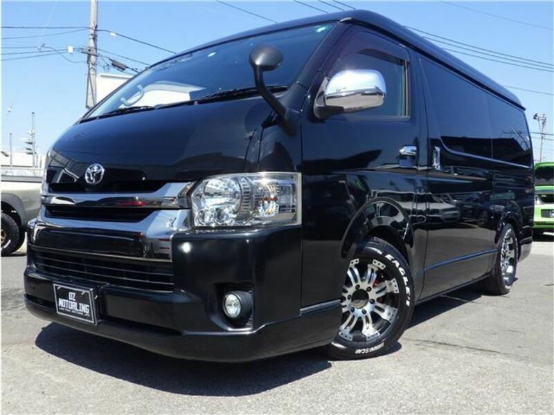 TOYOTA HIACE