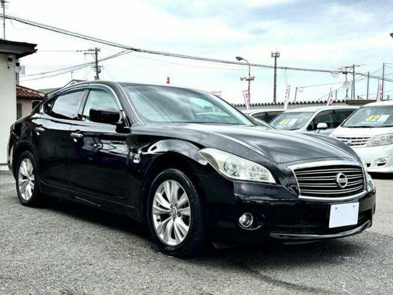 NISSAN FUGA