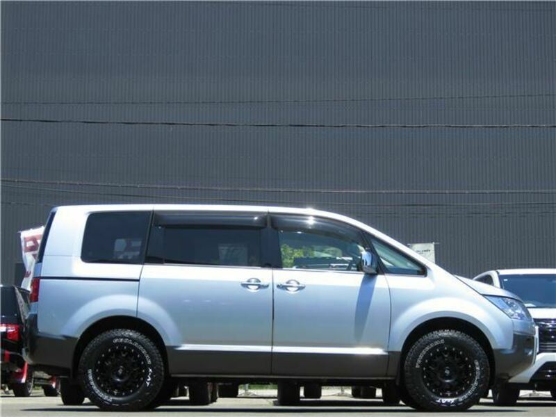 DELICA D5