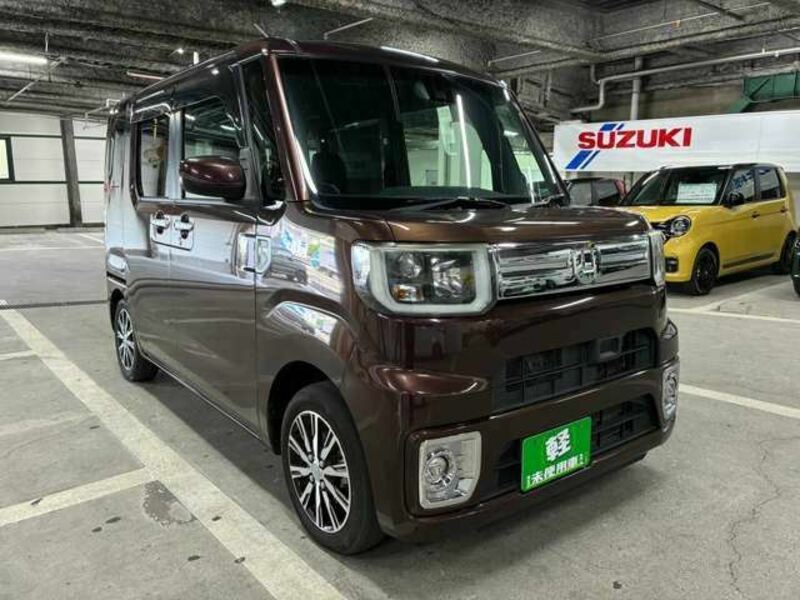 DAIHATSU WAKE