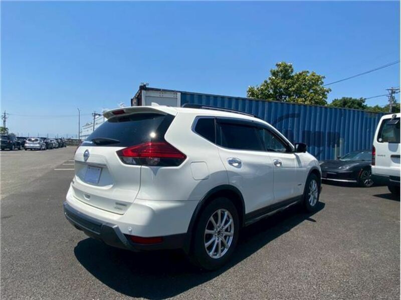 X-TRAIL