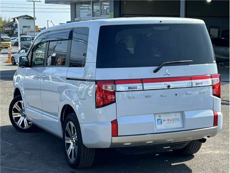 DELICA D5