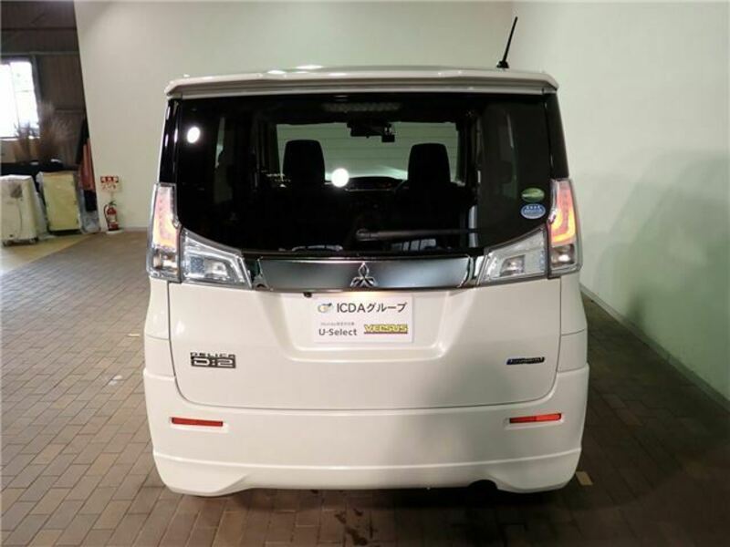 DELICA D2