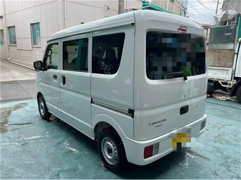 MINICAB VAN