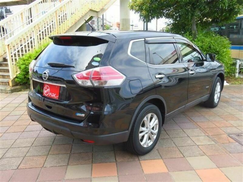 X-TRAIL