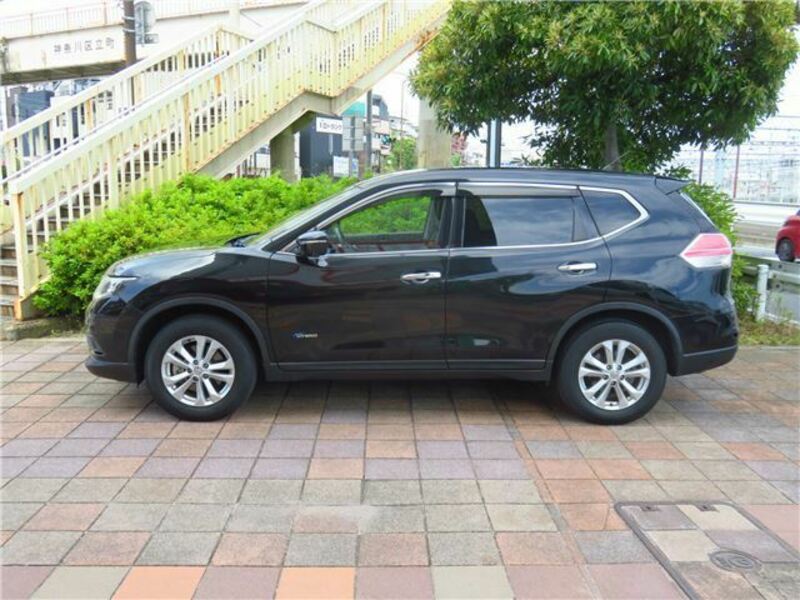 X-TRAIL