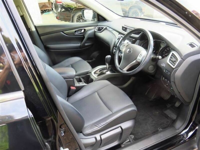 X-TRAIL