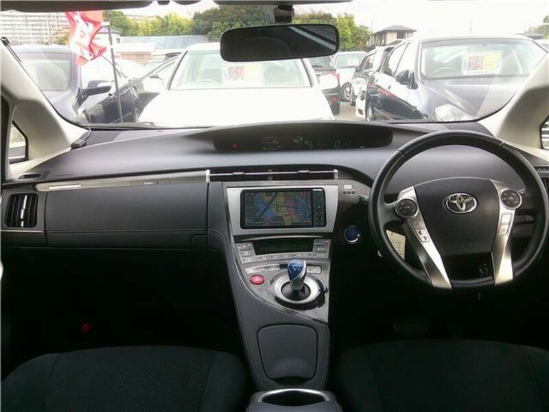 PRIUS PHV