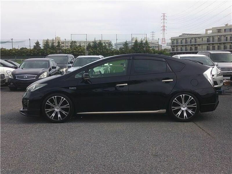 PRIUS PHV
