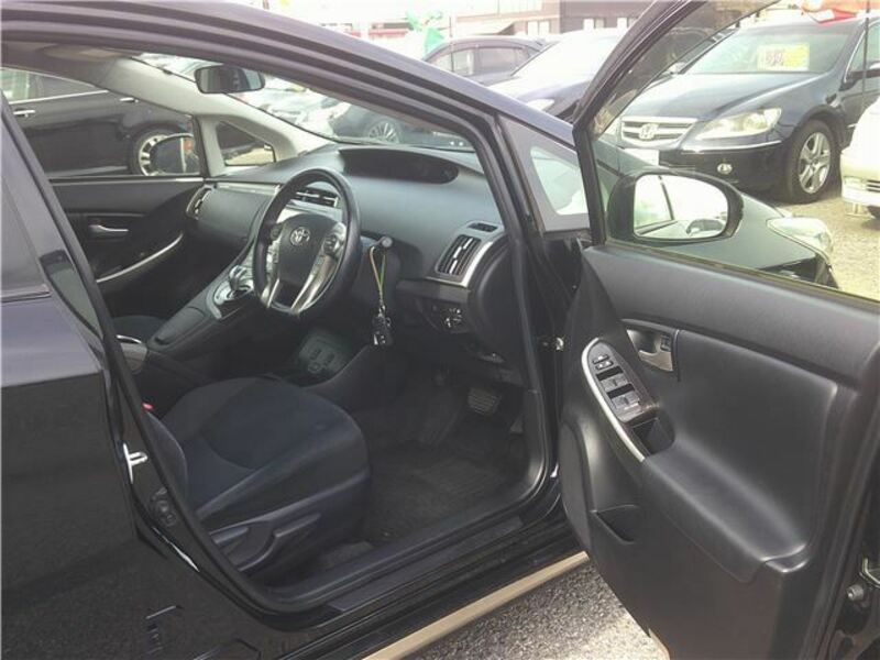 PRIUS PHV