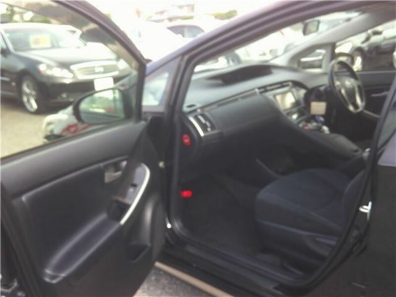 PRIUS PHV