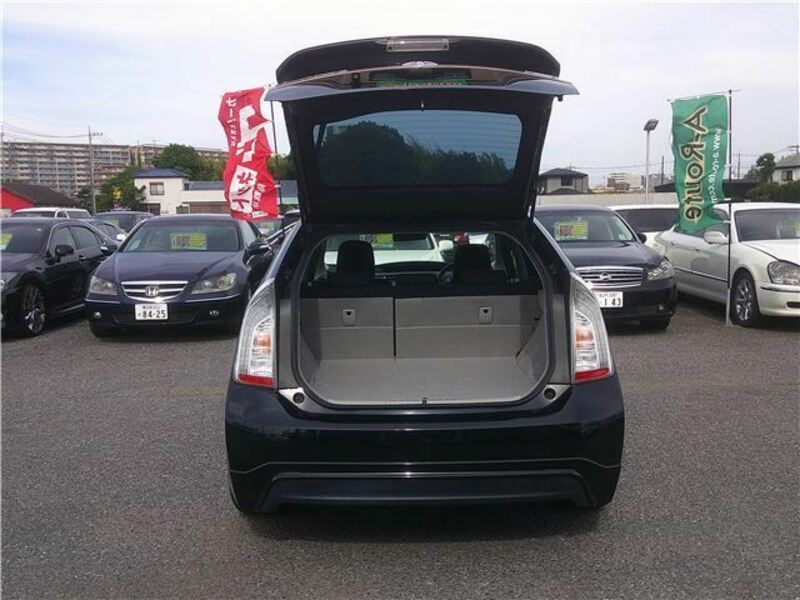 PRIUS PHV