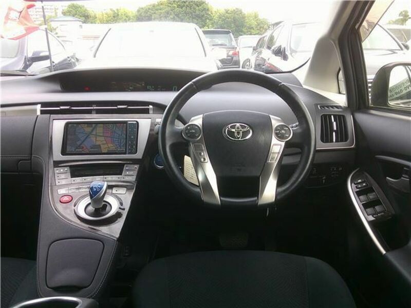 PRIUS PHV