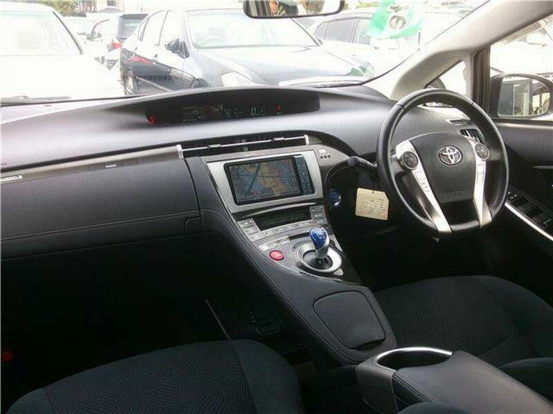 PRIUS PHV