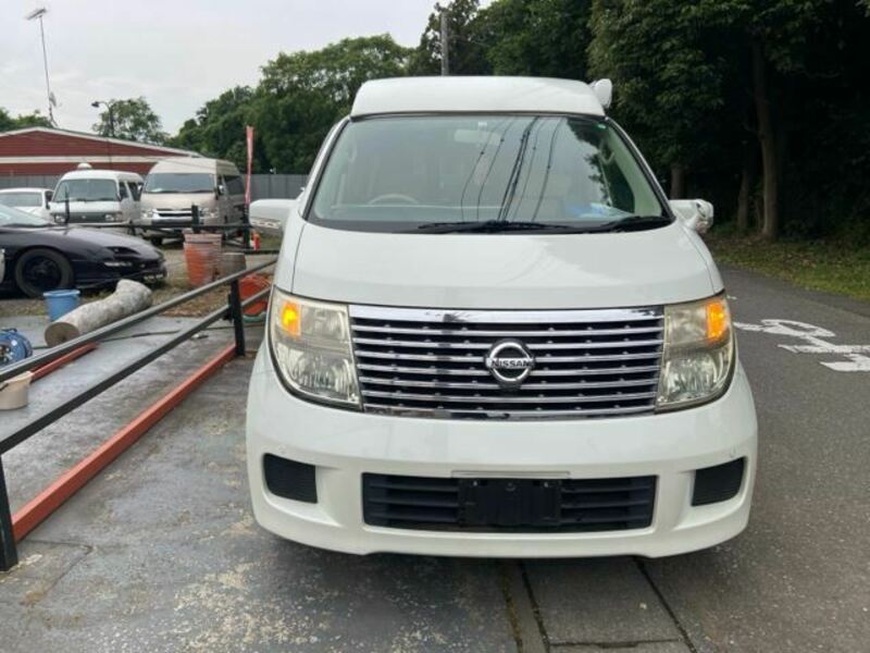 NISSAN ELGRAND