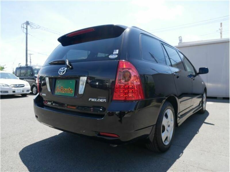 COROLLA FIELDER