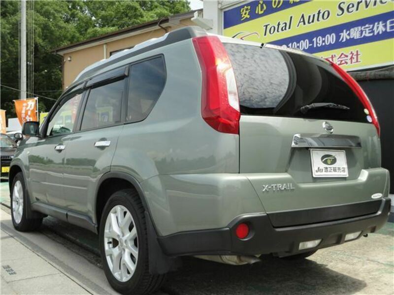 X-TRAIL