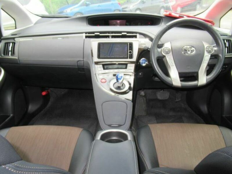 PRIUS PHV