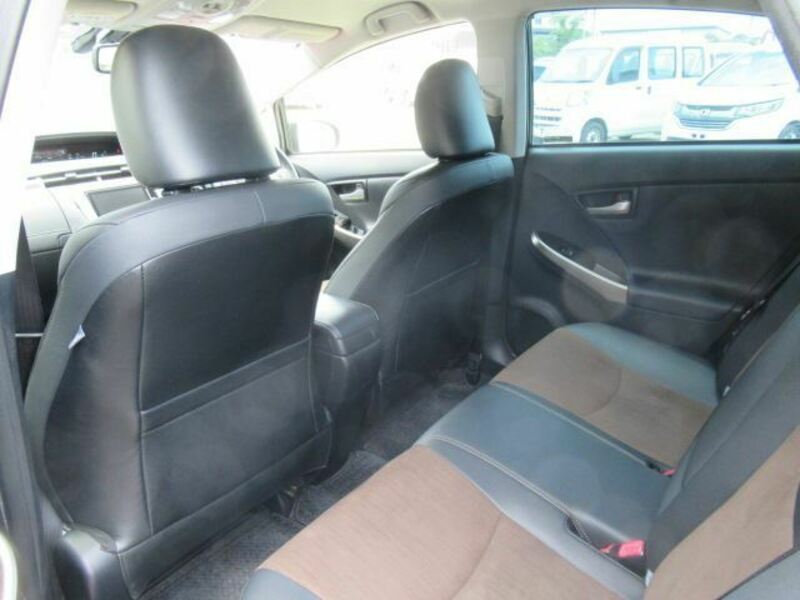 PRIUS PHV