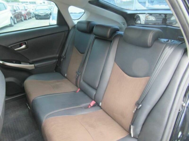 PRIUS PHV