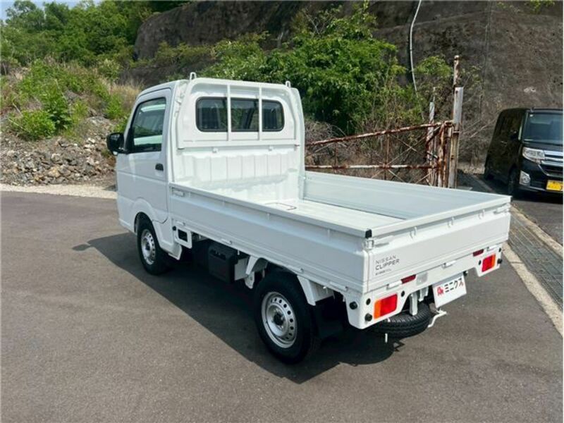 CLIPPER TRUCK