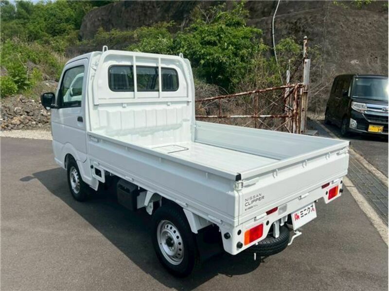 CLIPPER TRUCK