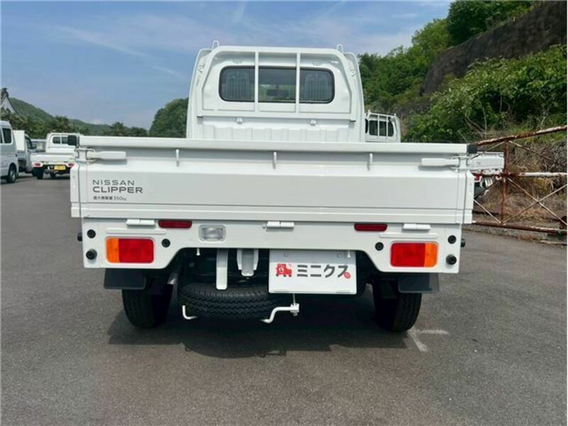 CLIPPER TRUCK