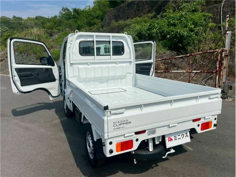 CLIPPER TRUCK
