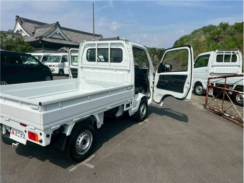 CLIPPER TRUCK