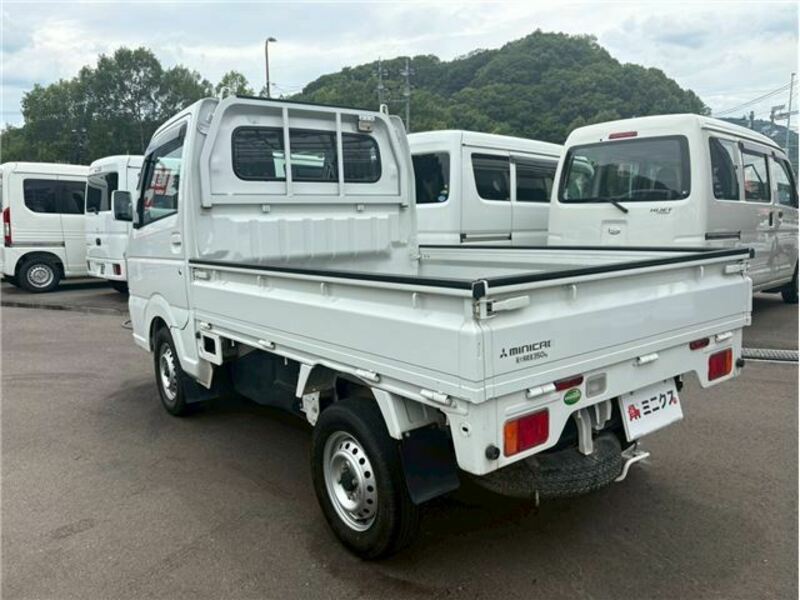 MINICAB TRUCK
