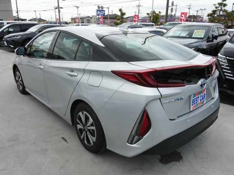 PRIUS PHV