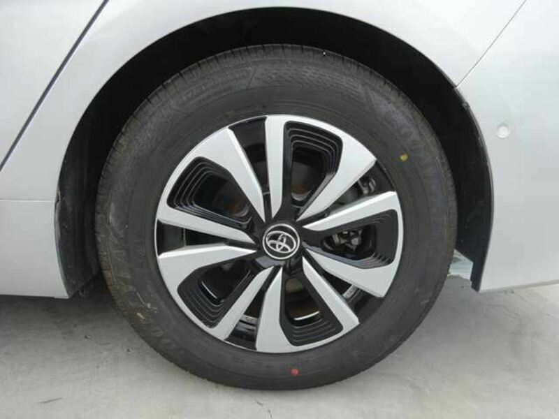 PRIUS PHV