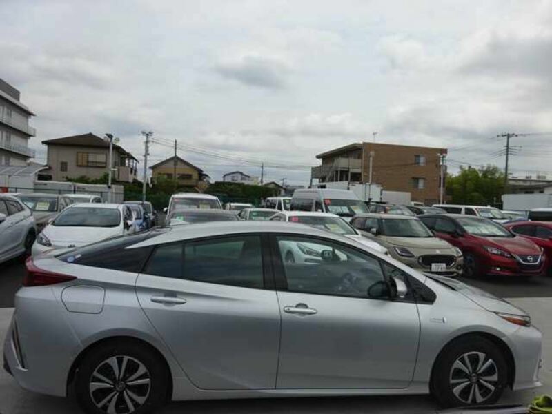 PRIUS PHV