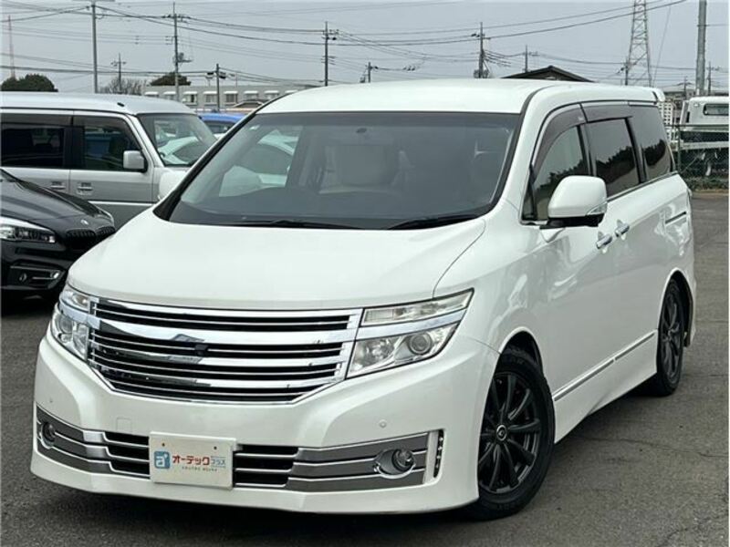 NISSAN ELGRAND