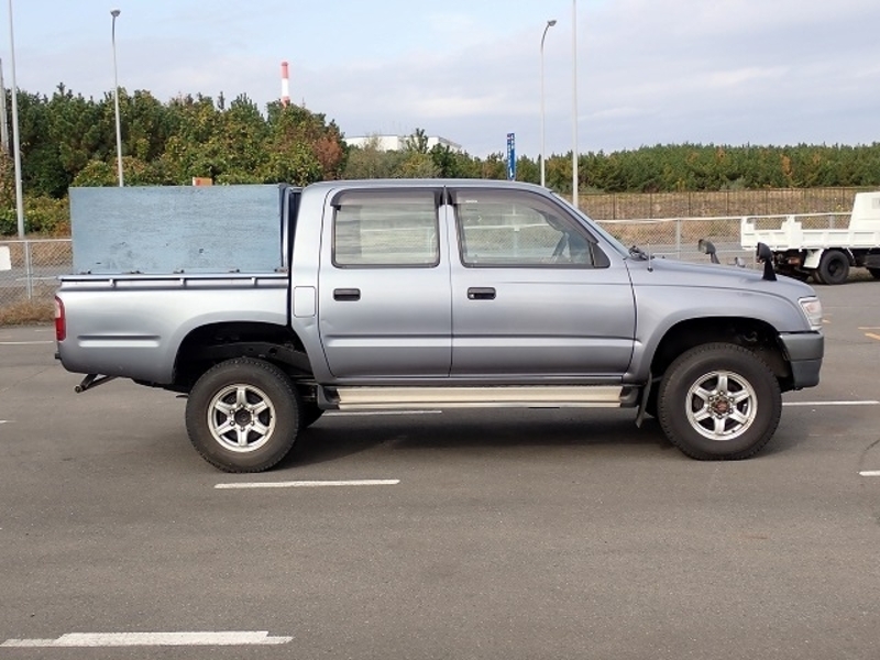 HILUX-34