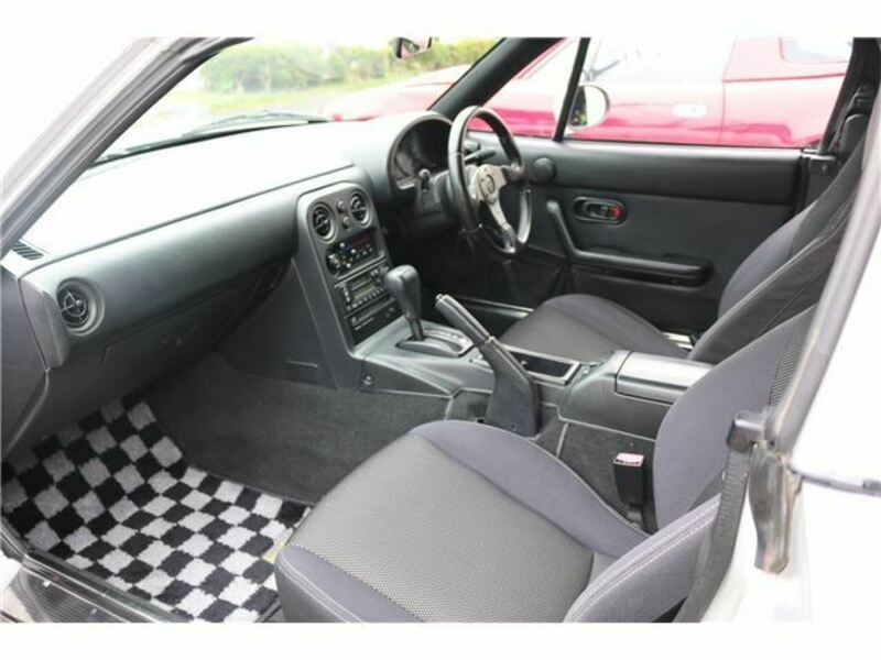 EUNOS ROADSTER