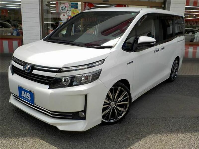 TOYOTA VOXY